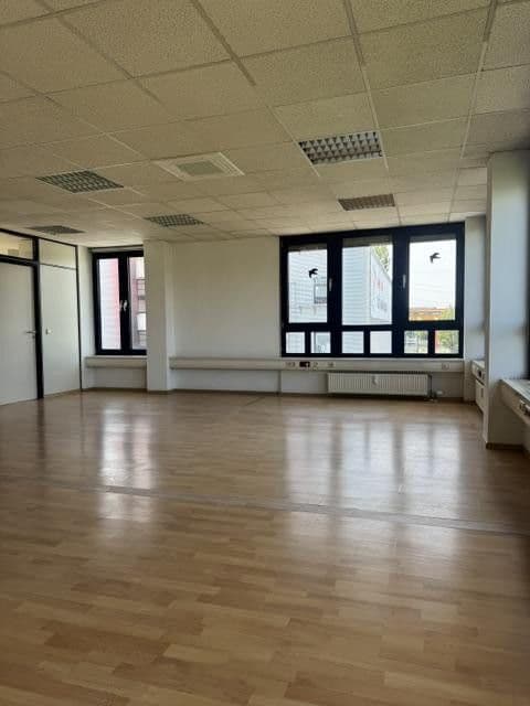 Prenájom kancelárie 500 m², Carl-Zeiss-Straße 10, Koblenz, Porýnie-Falcko Prenájom kancelárie 500 m², Carl-Zeiss-Straße 10, Koblenz, Porýnie-Falcko