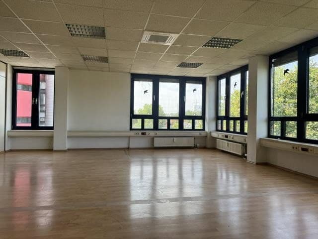 Prenájom kancelárie 500 m², Carl-Zeiss-Straße 10, Koblenz, Porýnie-Falcko Prenájom kancelárie 500 m², Carl-Zeiss-Straße 10, Koblenz, Porýnie-Falcko