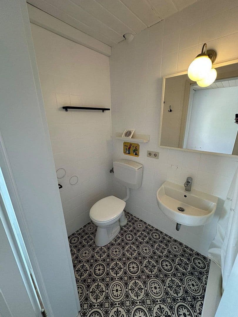 Prenájom bytu 2-izbový 73 m², Naheweinstrasse 66, Laubenheim, Porýnie-Falcko Prenájom bytu 2-izbový 73 m², Naheweinstrasse 66, Laubenheim, Porýnie-Falcko
