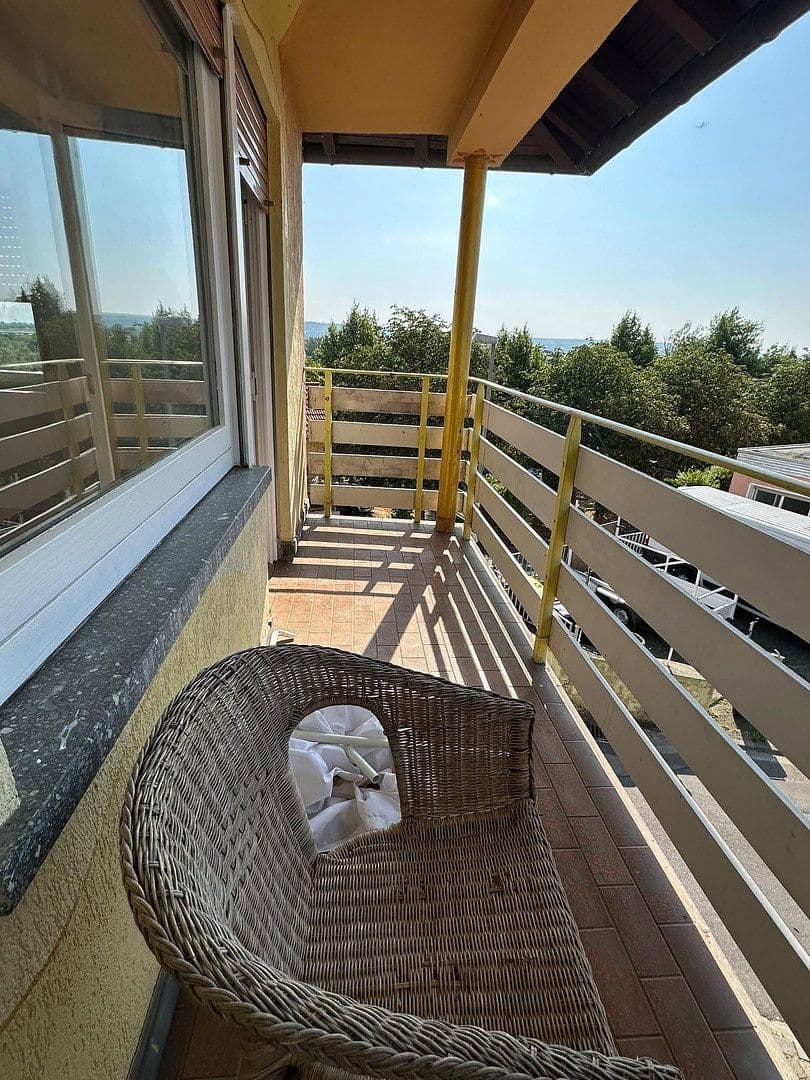 Prenájom bytu 2-izbový 73 m², Naheweinstrasse 66, Laubenheim, Porýnie-Falcko Prenájom bytu 2-izbový 73 m², Naheweinstrasse 66, Laubenheim, Porýnie-Falcko