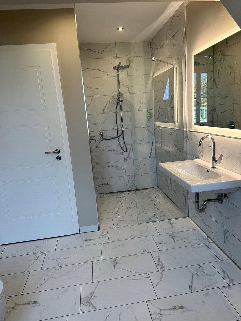 Prenájom domu 112 m², pozemok 130 m², Fährstraße 9, Reihenhaus 1 -, Bad Dürrenberg, Sasko-Anhaltsko Prenájom domu 112 m², pozemok 130 m², Fährstraße 9, Reihenhaus 1 -, Bad Dürrenberg, Sasko-Anhaltsko