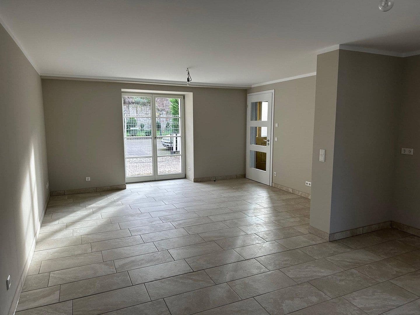 Prenájom domu 112 m², pozemok 130 m², Fährstraße 9, Reihenhaus 1 -, Bad Dürrenberg, Sasko-Anhaltsko Prenájom domu 112 m², pozemok 130 m², Fährstraße 9, Reihenhaus 1 -, Bad Dürrenberg, Sasko-Anhaltsko