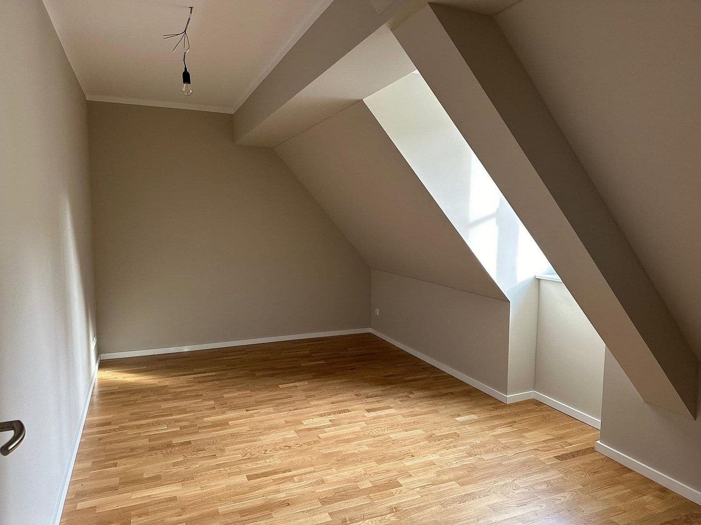 Prenájom domu 112 m², pozemok 130 m², Fährstraße 9, Reihenhaus 1 -, Bad Dürrenberg, Sasko-Anhaltsko Prenájom domu 112 m², pozemok 130 m², Fährstraße 9, Reihenhaus 1 -, Bad Dürrenberg, Sasko-Anhaltsko