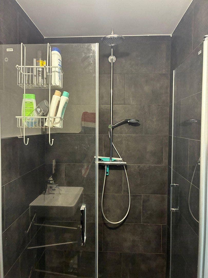 Prenájom bytu 5-izbový 94 m², Bonn, Severné Porýnie - Westfálsko Prenájom bytu 5-izbový 94 m², Bonn, Severné Porýnie - Westfálsko
