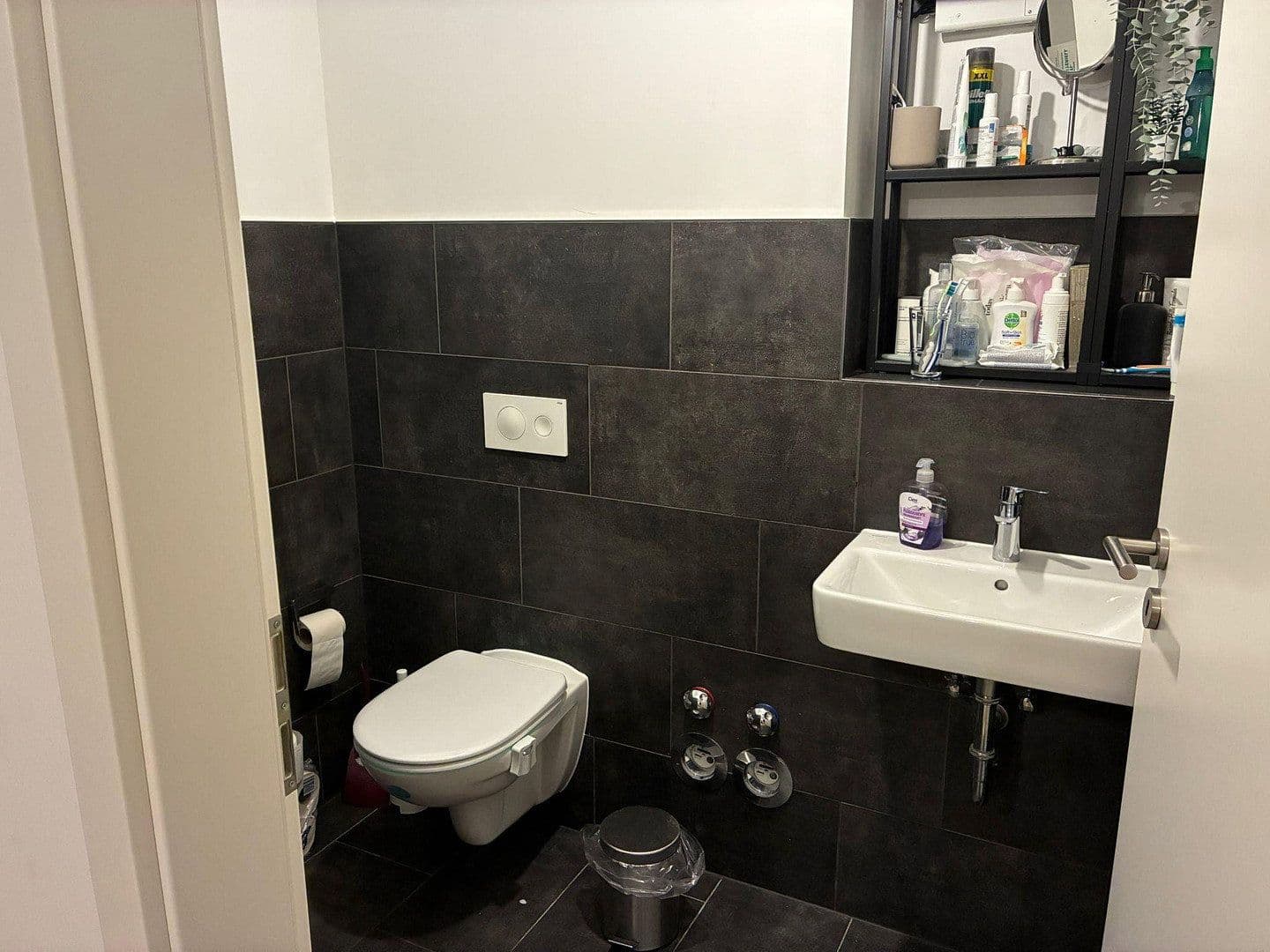 Prenájom bytu 5-izbový 94 m², Bonn, Severné Porýnie - Westfálsko Prenájom bytu 5-izbový 94 m², Bonn, Severné Porýnie - Westfálsko