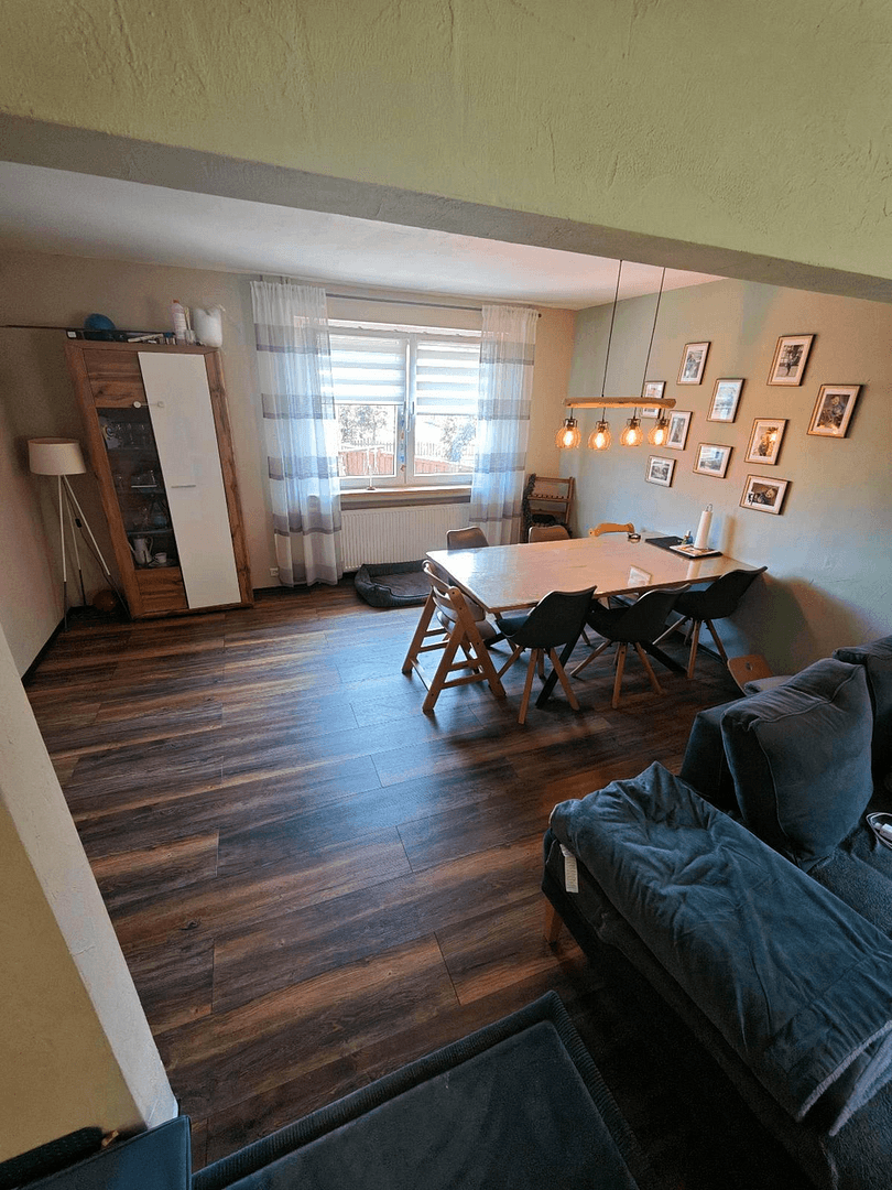 Predaj domu 130 m², pozemok 255 m², Rinteln, Dolné Sasko Predaj domu 130 m², pozemok 255 m², Rinteln, Dolné Sasko