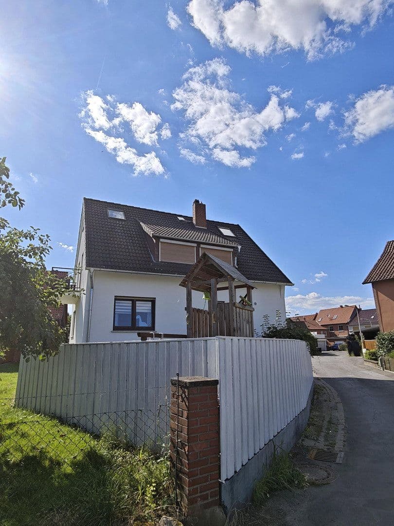 Predaj domu 130 m², pozemok 255 m², Rinteln, Dolné Sasko Predaj domu 130 m², pozemok 255 m², Rinteln, Dolné Sasko