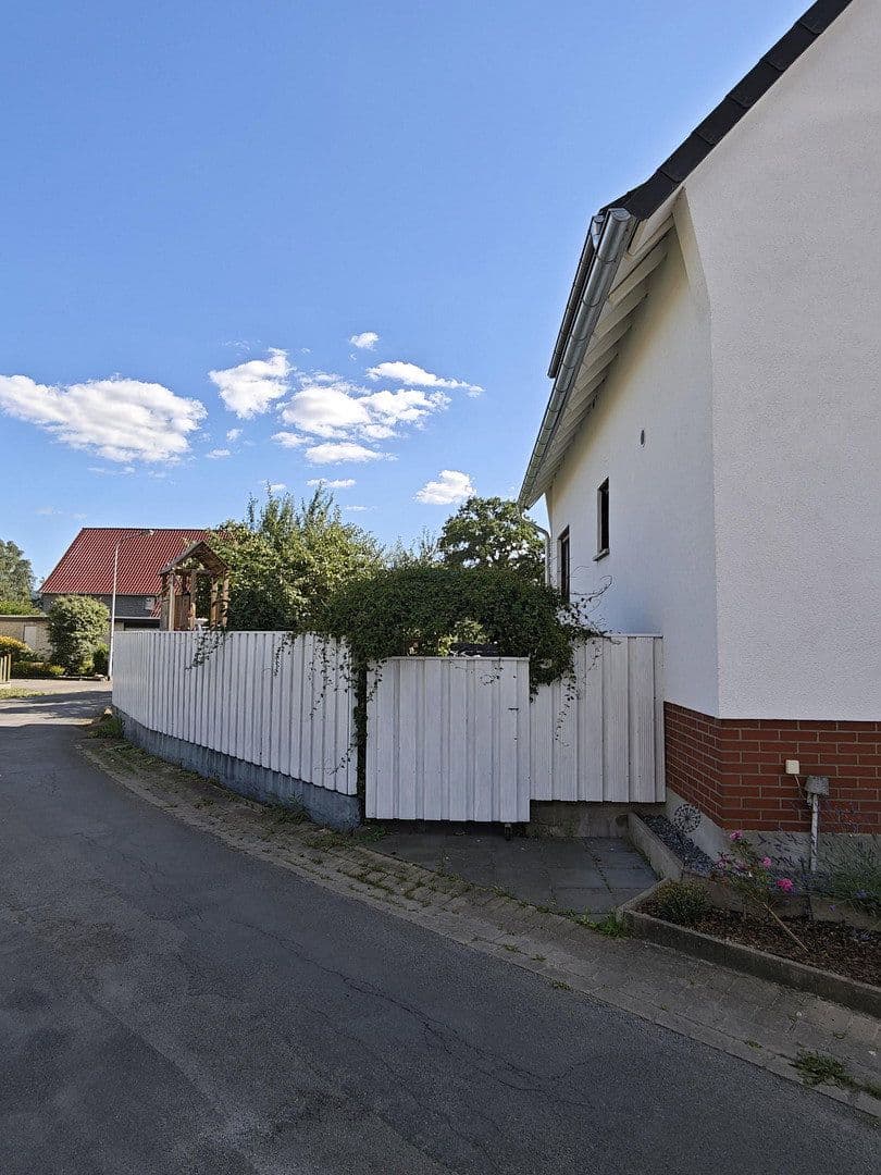 Predaj domu 130 m², pozemok 255 m², Rinteln, Dolné Sasko Predaj domu 130 m², pozemok 255 m², Rinteln, Dolné Sasko