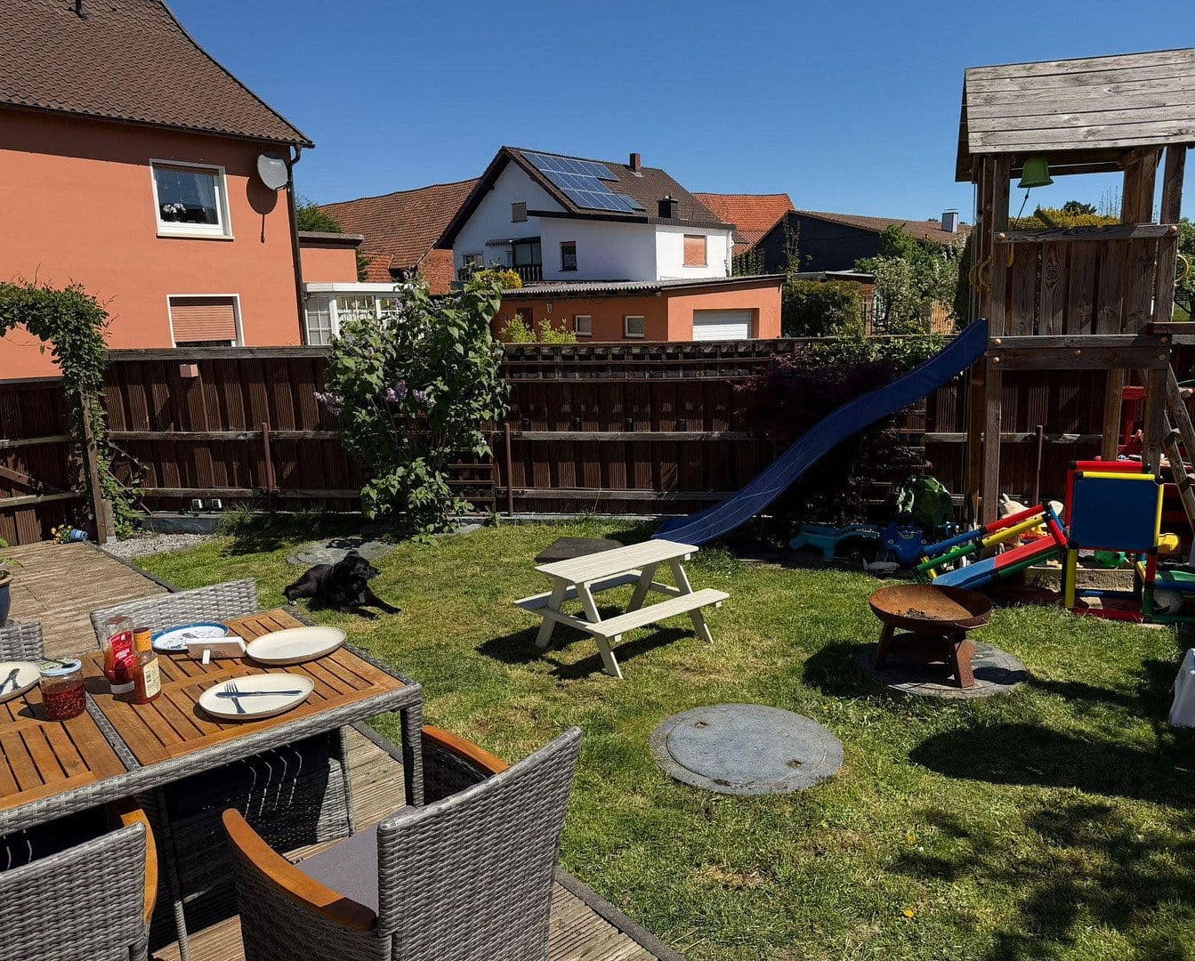 Predaj domu 130 m², pozemok 255 m², Rinteln, Dolné Sasko Predaj domu 130 m², pozemok 255 m², Rinteln, Dolné Sasko