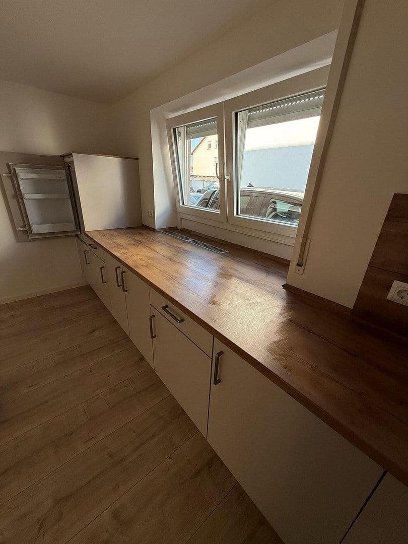 Prenájom bytu 3-izbový 40 m², Hemhofen, Bavorsko Prenájom bytu 3-izbový 40 m², Hemhofen, Bavorsko