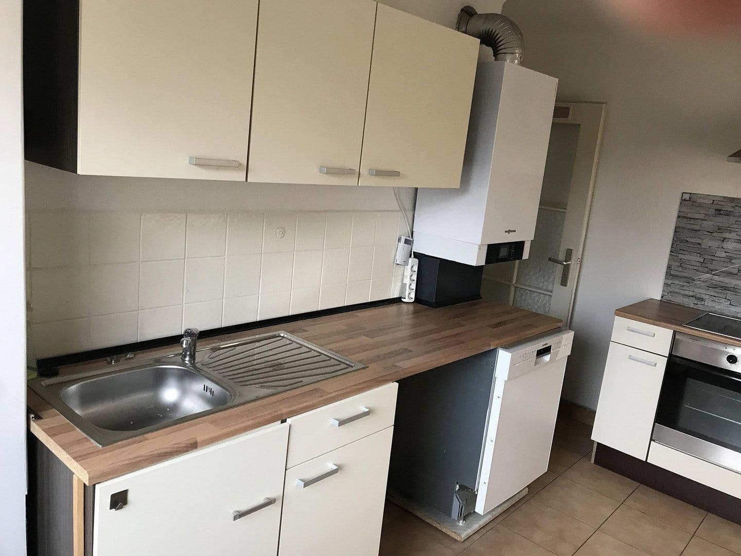 Prenájom bytu 2-izbový 61 m², Heilbronn, Bádensko-Wurttembersko Prenájom bytu 2-izbový 61 m², Heilbronn, Bádensko-Wurttembersko