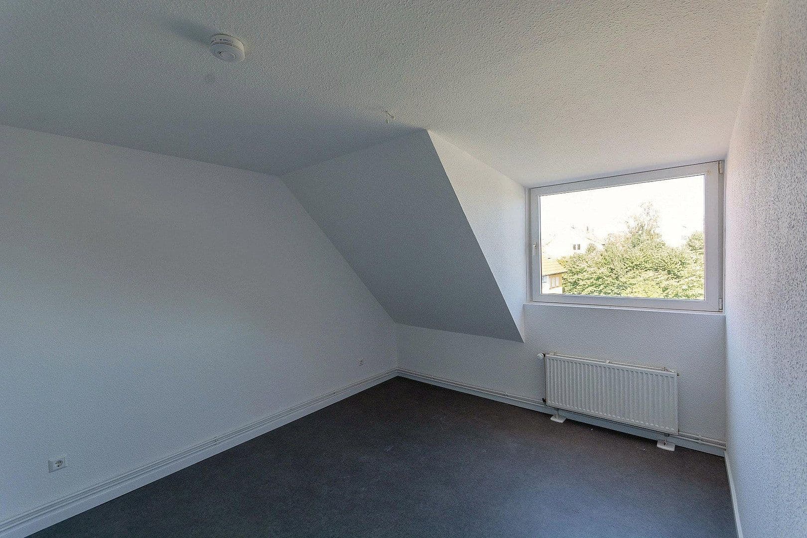 Prenájom bytu 4-izbový 79 m², Burgdorf, Dolné Sasko Prenájom bytu 4-izbový 79 m², Burgdorf, Dolné Sasko