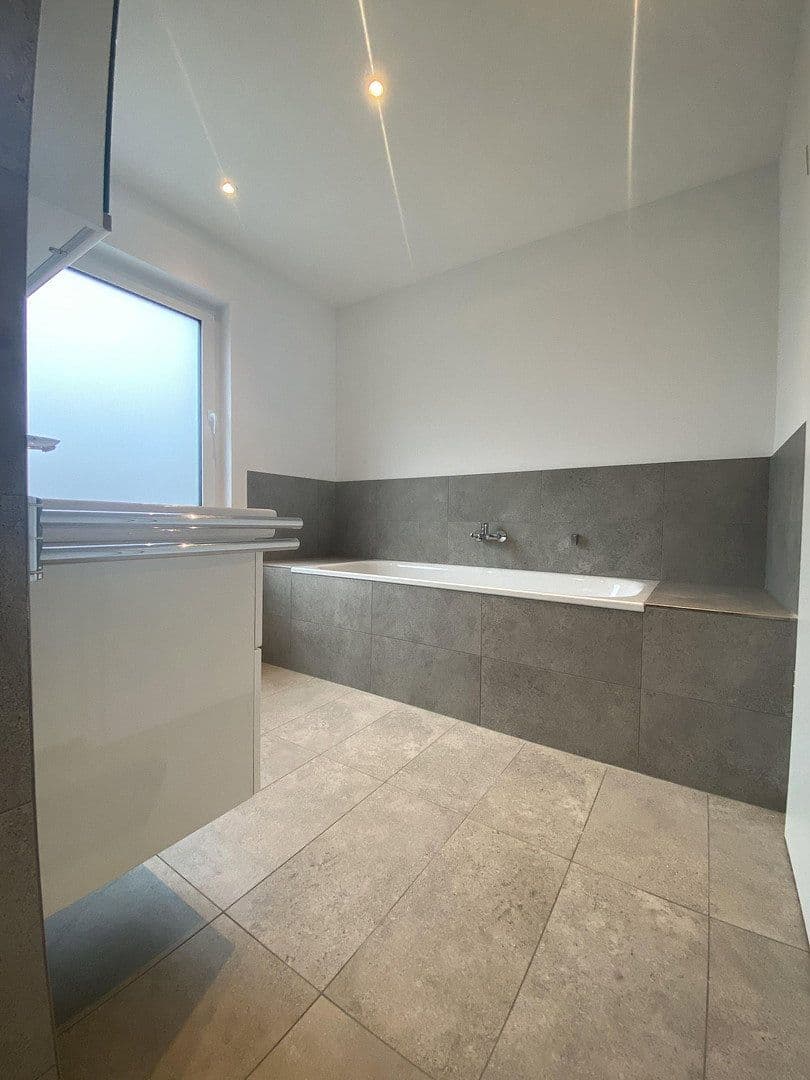Prenájom domu 148 m², pozemok 340 m², An der Eisenkaul 21 a, Euskirchen, Severné Porýnie - Westfálsko Prenájom domu 148 m², pozemok 340 m², An der Eisenkaul 21 a, Euskirchen, Severné Porýnie - Westfálsko