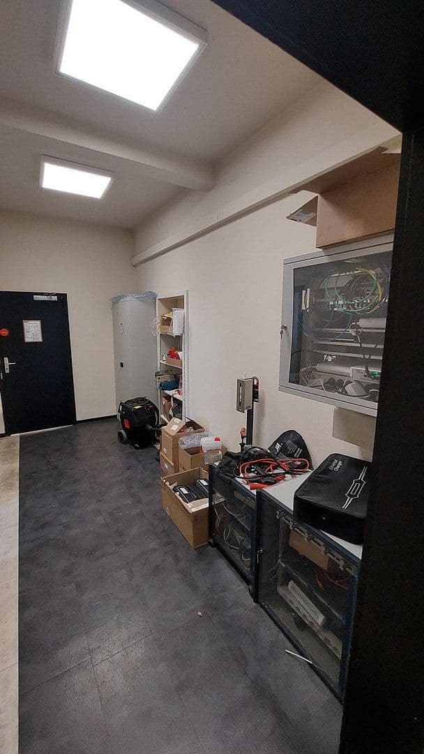 Prenájom nebytového priestoru 460 m², Konrad-Adenauer-Str. 49, Reutlingen, Bádensko-Wurttembersko Prenájom nebytového priestoru 460 m², Konrad-Adenauer-Str. 49, Reutlingen, Bádensko-Wurttembersko
