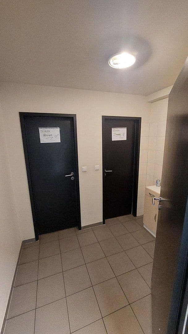 Prenájom nebytového priestoru 460 m², Konrad-Adenauer-Str. 49, Reutlingen, Bádensko-Wurttembersko Prenájom nebytového priestoru 460 m², Konrad-Adenauer-Str. 49, Reutlingen, Bádensko-Wurttembersko