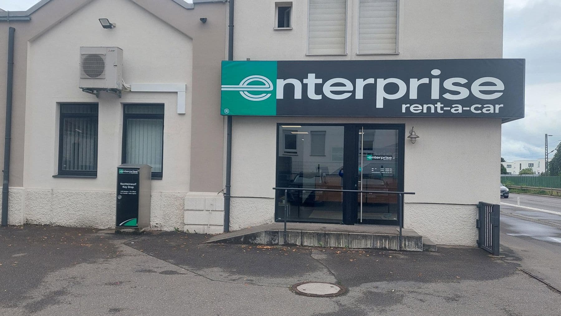 Prenájom nebytového priestoru 460 m², Konrad-Adenauer-Str. 49, Reutlingen, Bádensko-Wurttembersko Prenájom nebytového priestoru 460 m², Konrad-Adenauer-Str. 49, Reutlingen, Bádensko-Wurttembersko