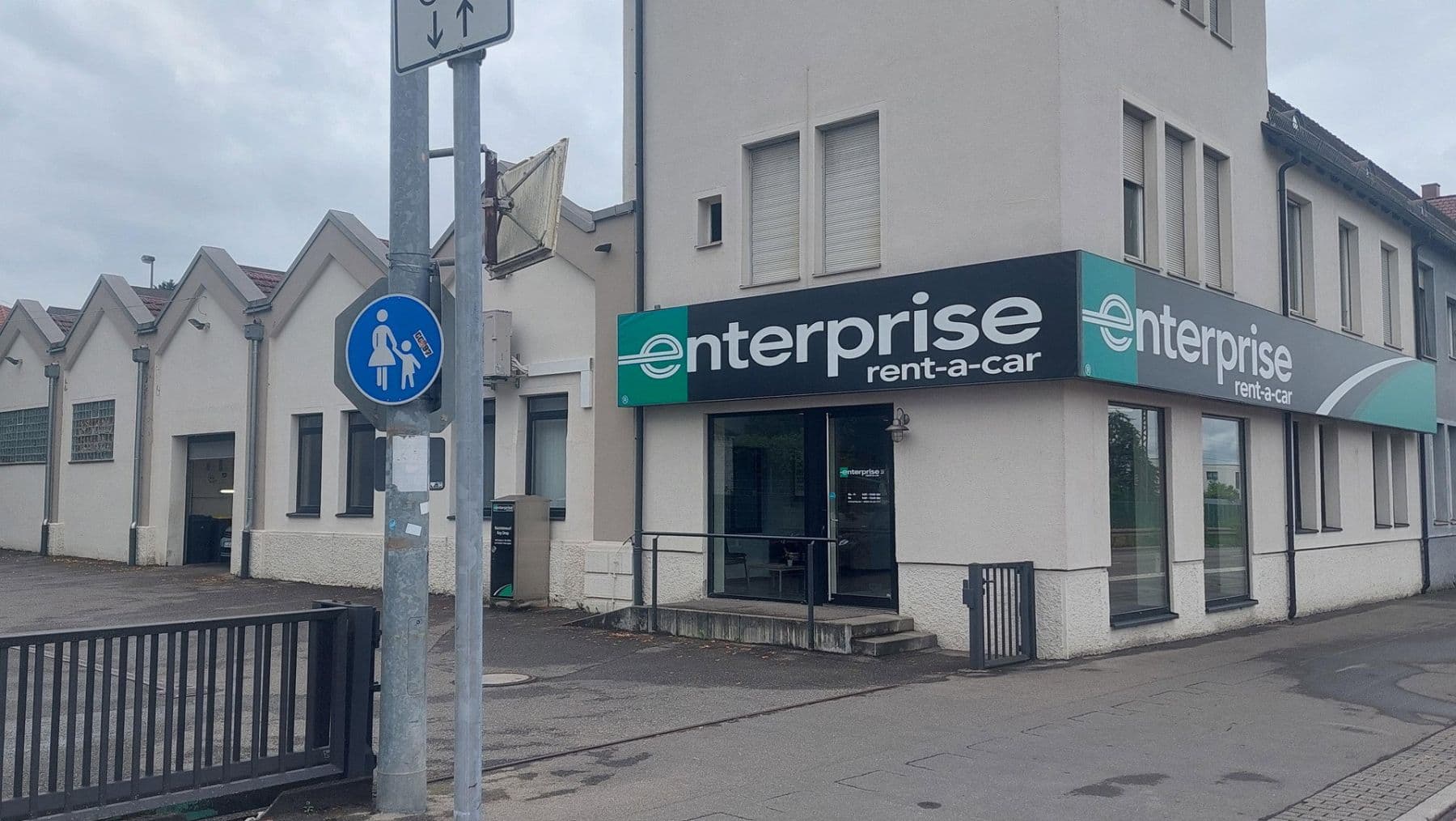 Prenájom nebytového priestoru 460 m², Konrad-Adenauer-Str. 49, Reutlingen, Bádensko-Wurttembersko Prenájom nebytového priestoru 460 m², Konrad-Adenauer-Str. 49, Reutlingen, Bádensko-Wurttembersko