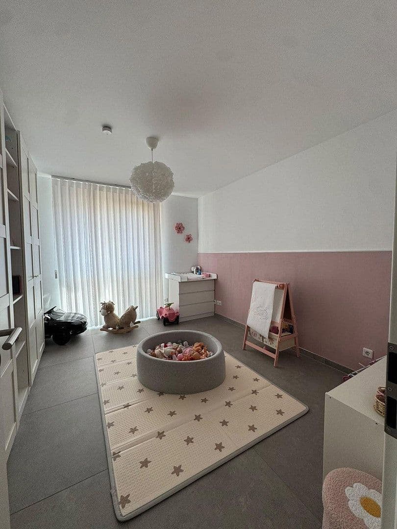 Prenájom bytu 3-izbový 86 m², Erlensee, Hesensko Prenájom bytu 3-izbový 86 m², Erlensee, Hesensko