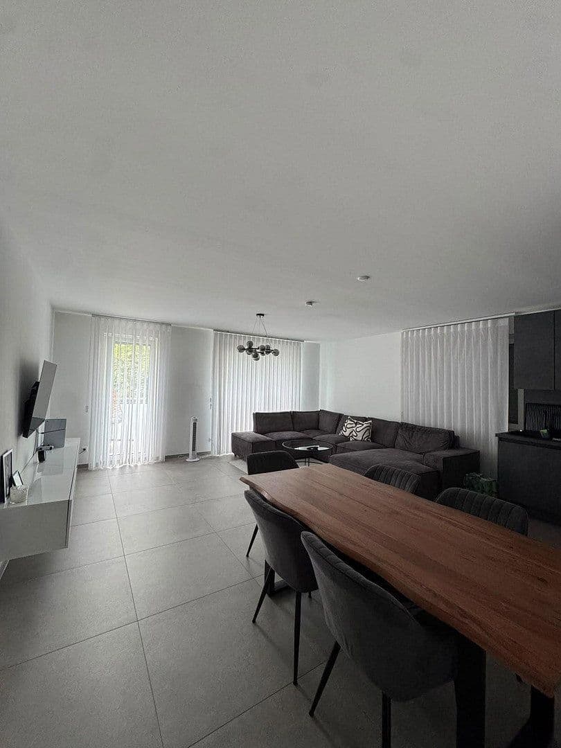 Prenájom bytu 3-izbový 86 m², Erlensee, Hesensko Prenájom bytu 3-izbový 86 m², Erlensee, Hesensko