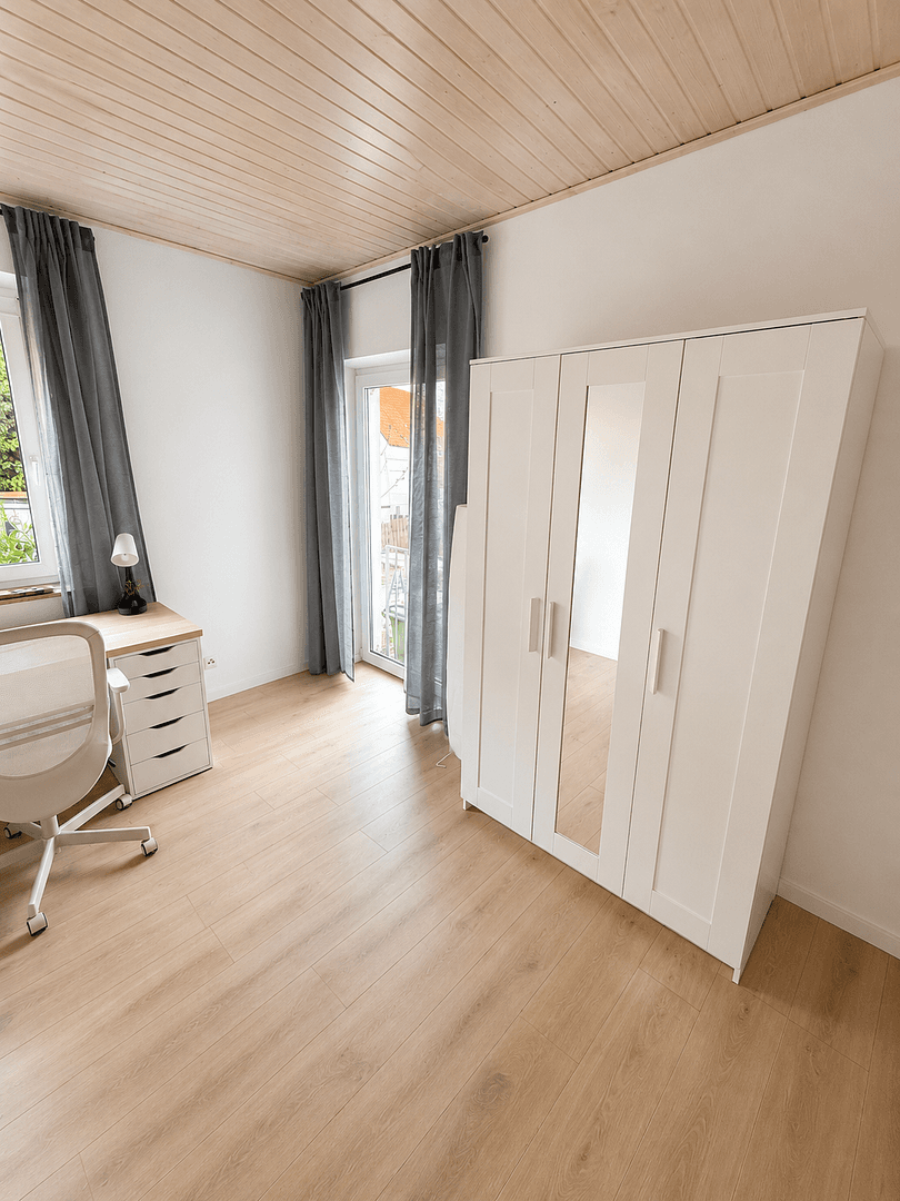 Prenájom bytu 18 m², Erlanger Straße 7, Spardorf, Bavorsko Prenájom bytu 18 m², Erlanger Straße 7, Spardorf, Bavorsko