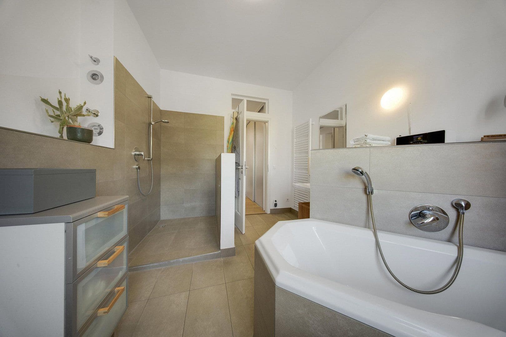Predaj bytu 3-izbový 199 m², Karlsruhe, Bádensko-Wurttembersko Predaj bytu 3-izbový 199 m², Karlsruhe, Bádensko-Wurttembersko