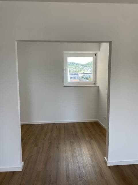 Prenájom bytu 1-izbový 40 m², Rheinallee 8, Bad Hönningen, Porýnie-Falcko Prenájom bytu 1-izbový 40 m², Rheinallee 8, Bad Hönningen, Porýnie-Falcko