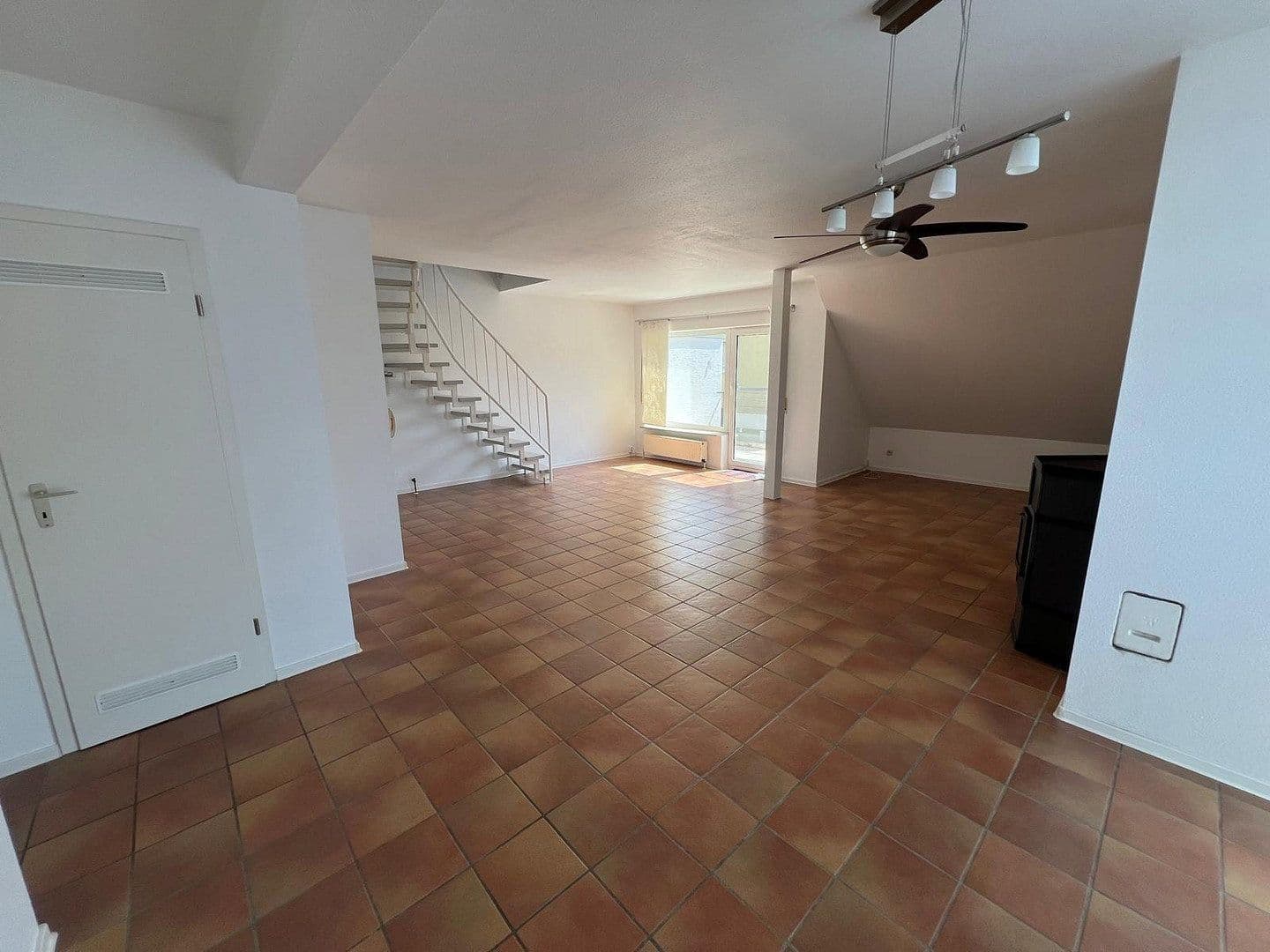 Prenájom bytu 2-izbový 79 m², Rosmarinheide 18a, Troisdorf, Severné Porýnie - Westfálsko Prenájom bytu 2-izbový 79 m², Rosmarinheide 18a, Troisdorf, Severné Porýnie - Westfálsko
