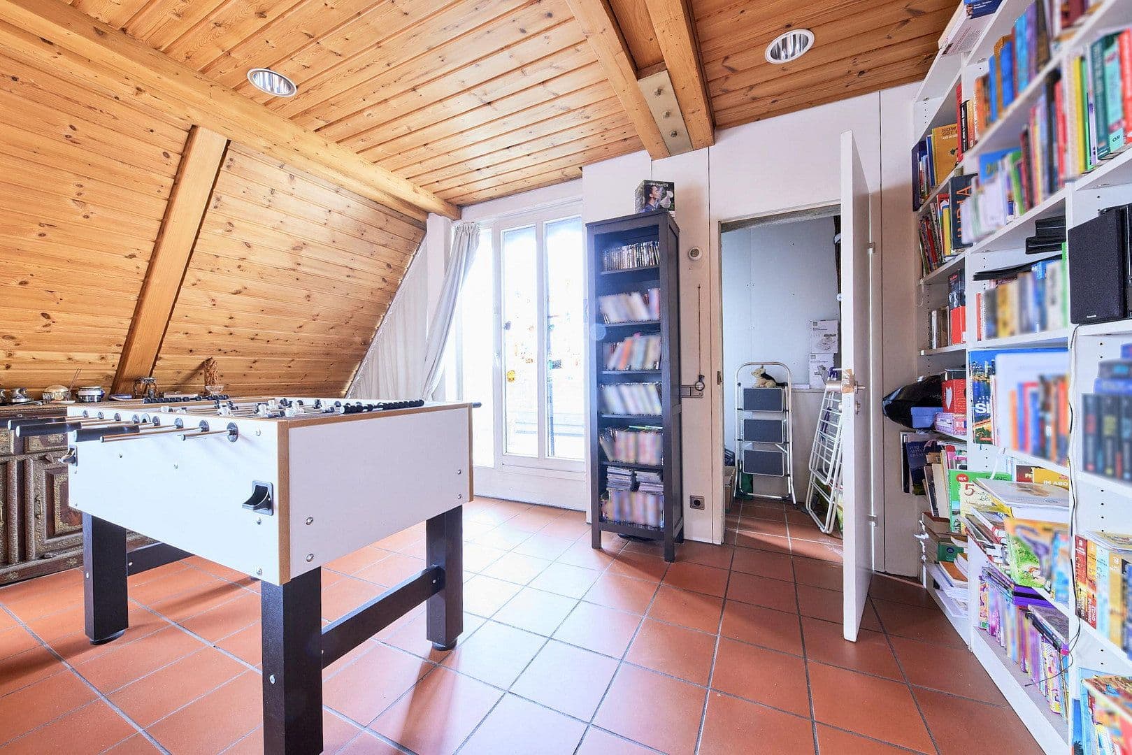 Prenájom bytu 5-izbový 182 m², Herrenberg, Bádensko-Wurttembersko Prenájom bytu 5-izbový 182 m², Herrenberg, Bádensko-Wurttembersko
