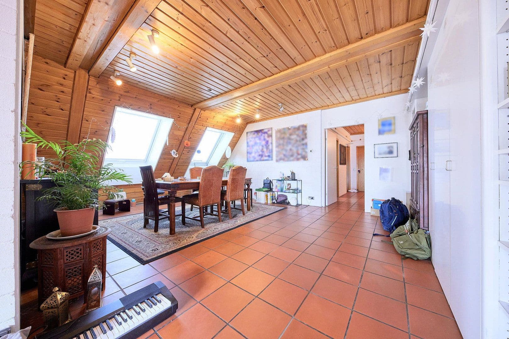 Prenájom bytu 5-izbový 182 m², Herrenberg, Bádensko-Wurttembersko Prenájom bytu 5-izbový 182 m², Herrenberg, Bádensko-Wurttembersko