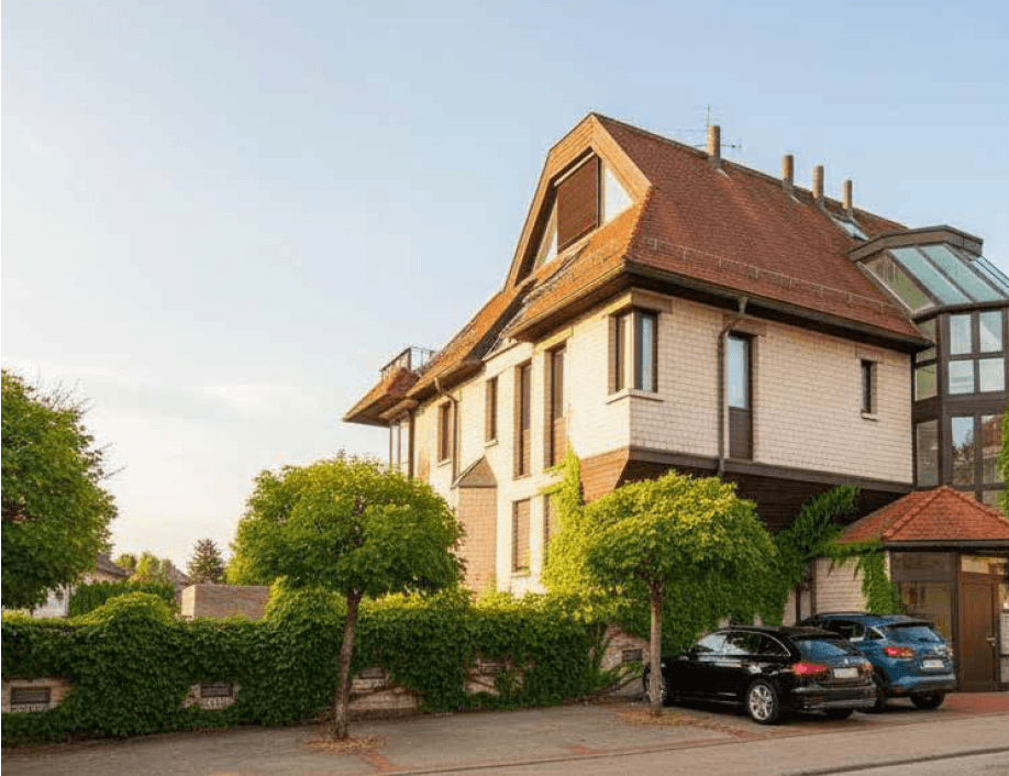 Prenájom bytu 5-izbový 182 m², Herrenberg, Bádensko-Wurttembersko Prenájom bytu 5-izbový 182 m², Herrenberg, Bádensko-Wurttembersko