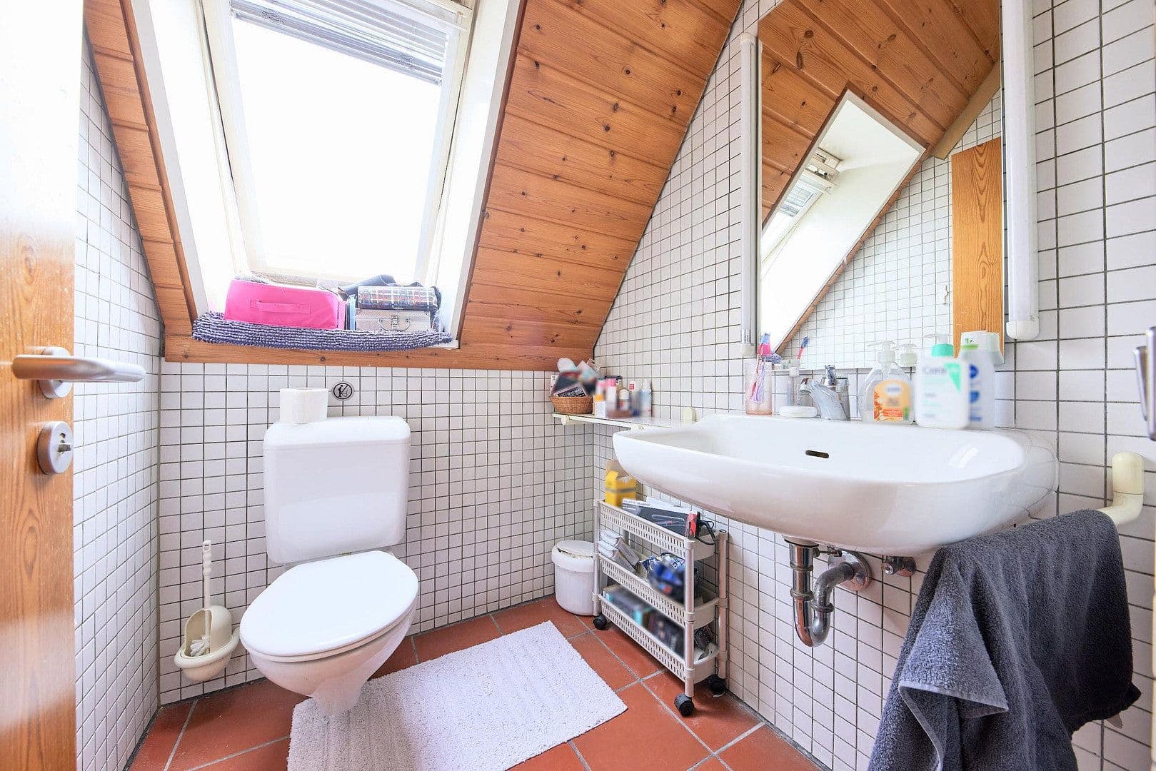Prenájom bytu 5-izbový 182 m², Herrenberg, Bádensko-Wurttembersko Prenájom bytu 5-izbový 182 m², Herrenberg, Bádensko-Wurttembersko