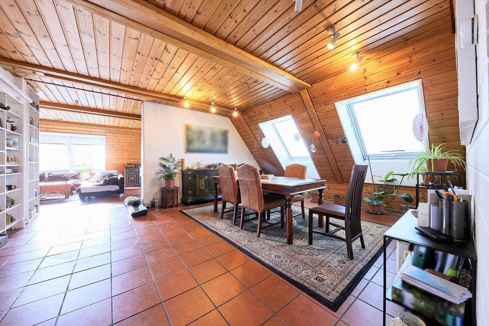 Prenájom bytu 5-izbový 182 m², Herrenberg, Bádensko-Wurttembersko Prenájom bytu 5-izbový 182 m², Herrenberg, Bádensko-Wurttembersko