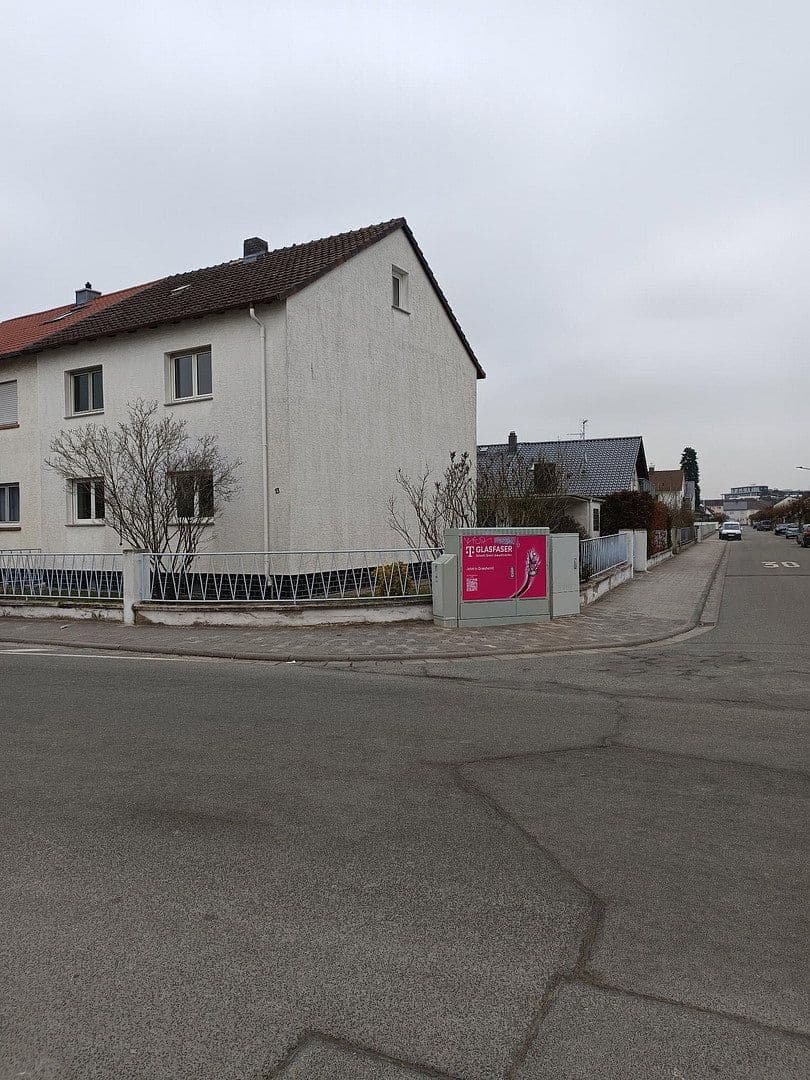 Predaj domu 137 m², pozemok 343 m², Griesheim, Hesensko Predaj domu 137 m², pozemok 343 m², Griesheim, Hesensko