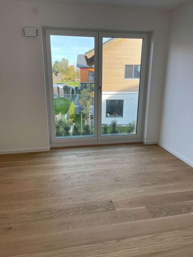 Prenájom bytu 3-izbový 75 m², Höhenkirchen-Siegertsbrunn, Bavorsko Prenájom bytu 3-izbový 75 m², Höhenkirchen-Siegertsbrunn, Bavorsko