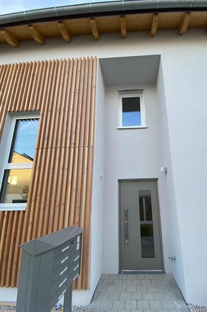 Prenájom bytu 3-izbový 75 m², Höhenkirchen-Siegertsbrunn, Bavorsko Prenájom bytu 3-izbový 75 m², Höhenkirchen-Siegertsbrunn, Bavorsko