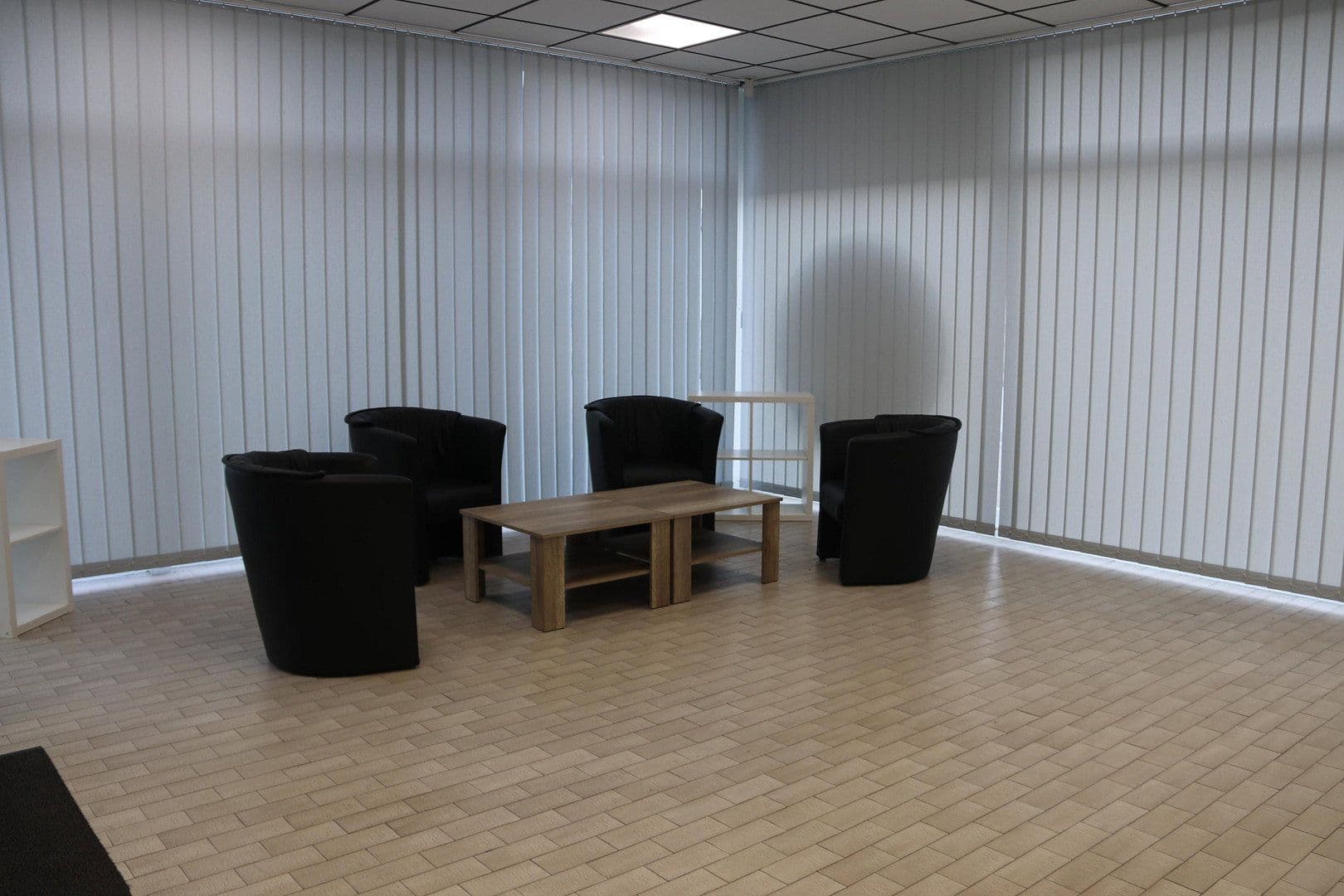 Prenájom nebytového priestoru 2.910 m², Eickelstraße 2, Arnsberg, Severné Porýnie - Westfálsko Prenájom nebytového priestoru 2.910 m², Eickelstraße 2, Arnsberg, Severné Porýnie - Westfálsko