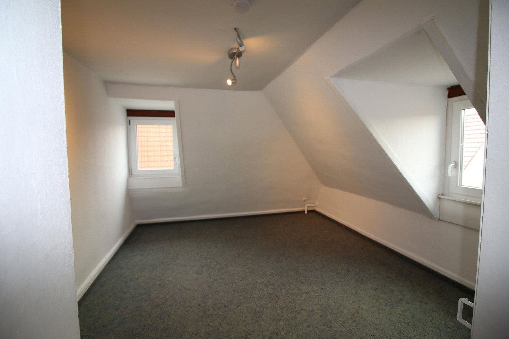 Predaj domu 121 m², pozemok 270 m², Flurstraße 7, Otterberg, Porýnie-Falcko Predaj domu 121 m², pozemok 270 m², Flurstraße 7, Otterberg, Porýnie-Falcko