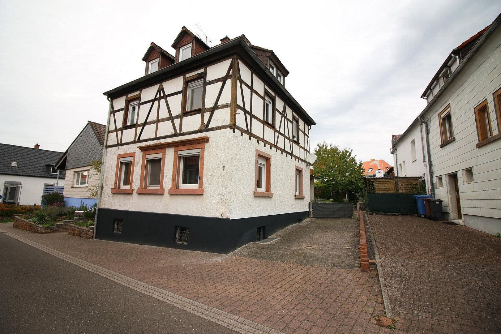 Predaj domu 121 m², pozemok 270 m², Flurstraße 7, Otterberg, Porýnie-Falcko Predaj domu 121 m², pozemok 270 m², Flurstraße 7, Otterberg, Porýnie-Falcko