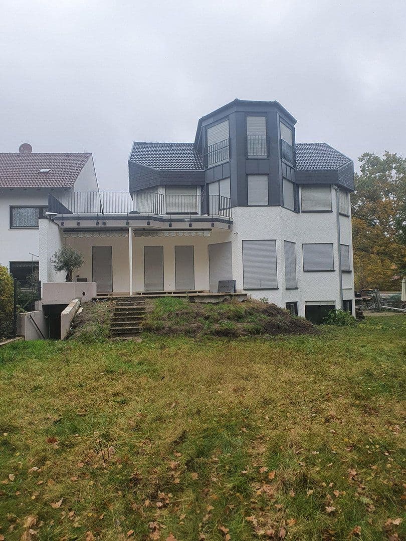 Predaj domu 396 m², pozemok 727 m², Rüsselsheim am Main, Hesensko Predaj domu 396 m², pozemok 727 m², Rüsselsheim am Main, Hesensko