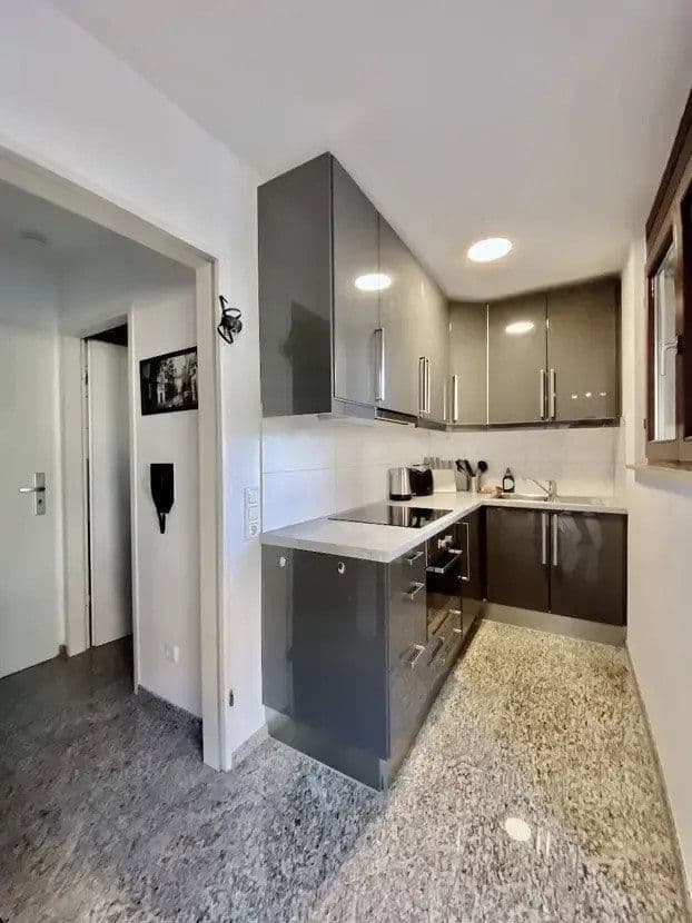 Prenájom bytu 1-izbový 35 m², Augustenstr. 81, Stuttgart, Bádensko-Wurttembersko Prenájom bytu 1-izbový 35 m², Augustenstr. 81, Stuttgart, Bádensko-Wurttembersko
