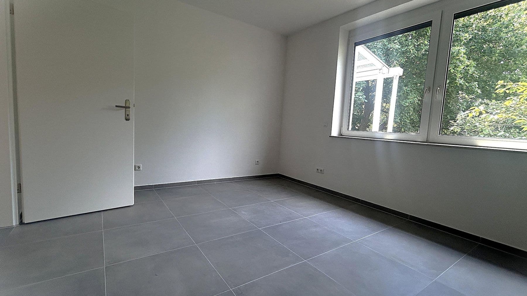 Prenájom bytu 2-izbový 89 m², Ellingerweg 98, München, Bavorsko Prenájom bytu 2-izbový 89 m², Ellingerweg 98, München, Bavorsko