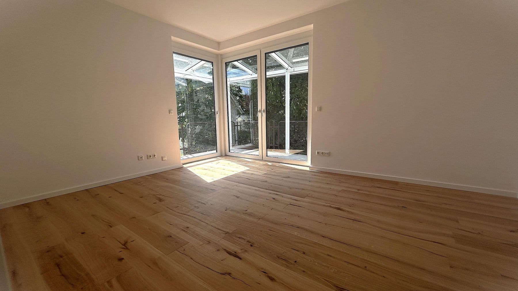 Prenájom bytu 2-izbový 89 m², Ellingerweg 98, München, Bavorsko Prenájom bytu 2-izbový 89 m², Ellingerweg 98, München, Bavorsko