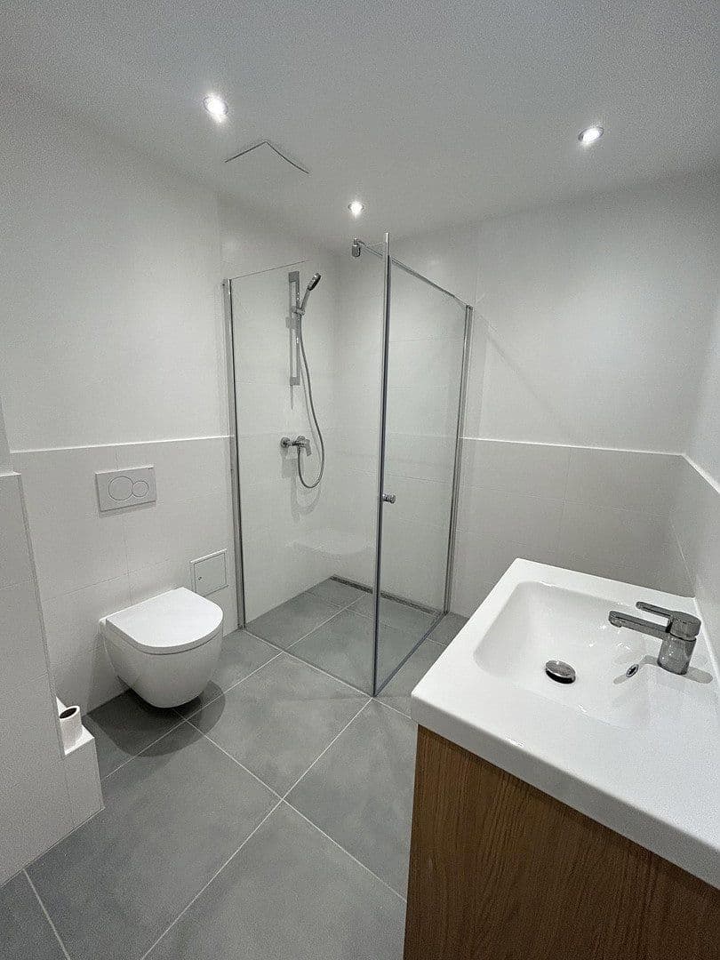 Prenájom bytu 2-izbový 89 m², Ellingerweg 98, München, Bavorsko Prenájom bytu 2-izbový 89 m², Ellingerweg 98, München, Bavorsko