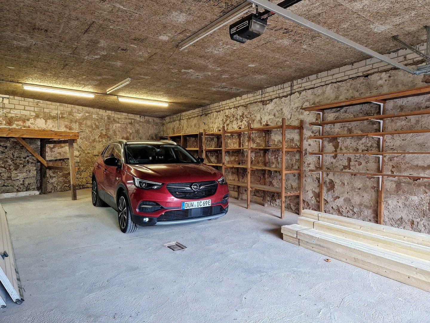 Prenájom bytu 5-izbový 177 m², Albersweiler, Porýnie-Falcko Prenájom bytu 5-izbový 177 m², Albersweiler, Porýnie-Falcko