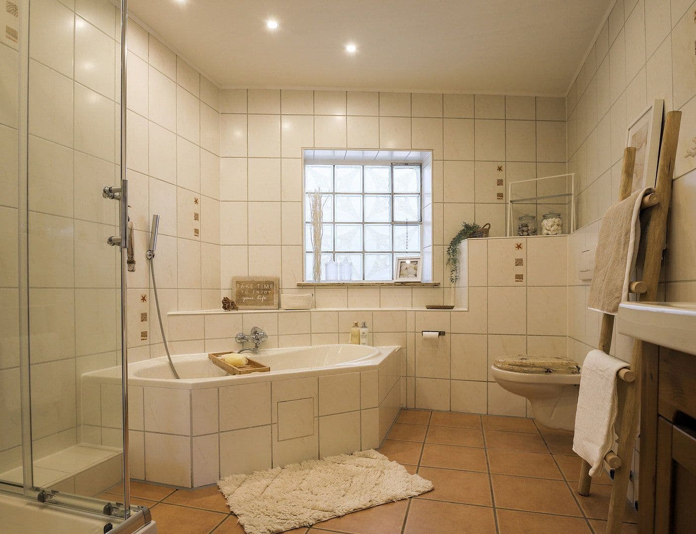 Prenájom bytu 5-izbový 177 m², Albersweiler, Porýnie-Falcko Prenájom bytu 5-izbový 177 m², Albersweiler, Porýnie-Falcko