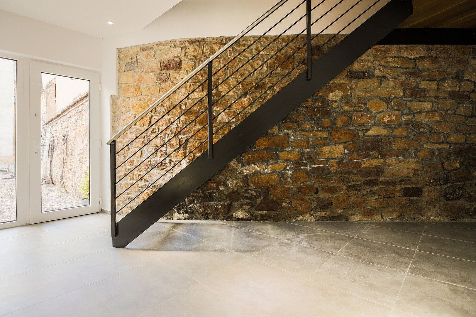 Prenájom bytu 5-izbový 177 m², Albersweiler, Porýnie-Falcko Prenájom bytu 5-izbový 177 m², Albersweiler, Porýnie-Falcko