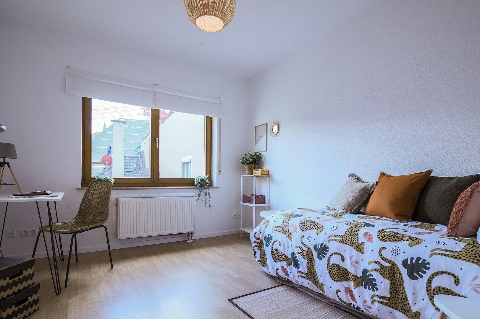 Prenájom bytu 5-izbový 177 m², Albersweiler, Porýnie-Falcko Prenájom bytu 5-izbový 177 m², Albersweiler, Porýnie-Falcko