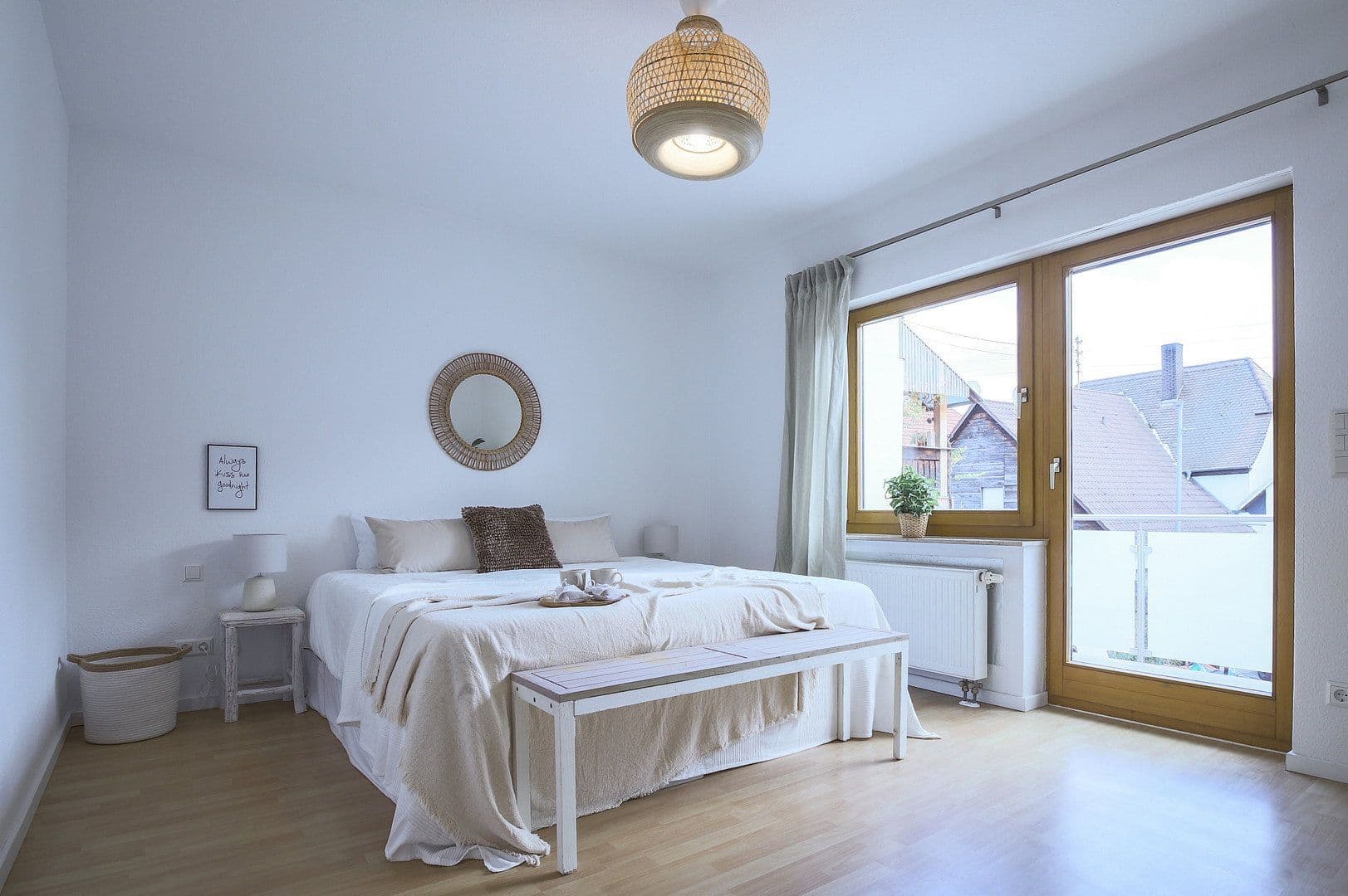 Prenájom bytu 5-izbový 177 m², Albersweiler, Porýnie-Falcko Prenájom bytu 5-izbový 177 m², Albersweiler, Porýnie-Falcko