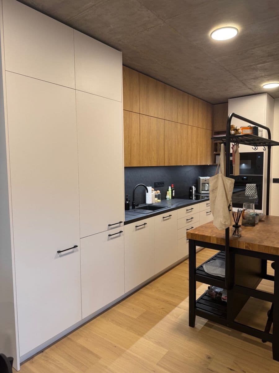 Prenájom bytu 3-izbový 73 m², Kolbenova, Praha, Praha Prenájom bytu 3-izbový 73 m², Kolbenova, Praha, Praha