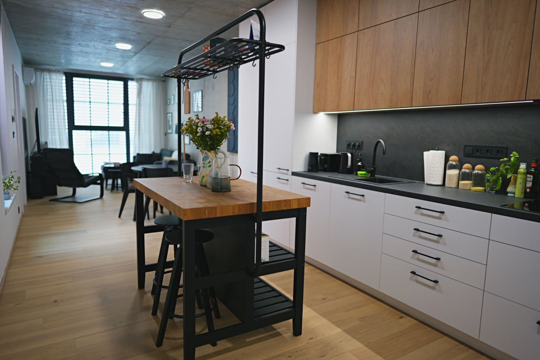 Prenájom bytu 3-izbový 73 m², Kolbenova, Praha, Praha Prenájom bytu 3-izbový 73 m², Kolbenova, Praha, Praha